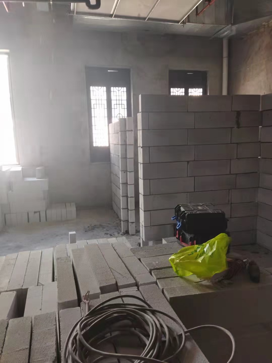 加气块隔墙分隔空间
